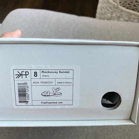 Freshly Picked Toddler sandals - Picture 4 of 4